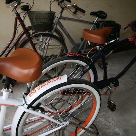 Garage36 Apartment Парма Екстериор снимка