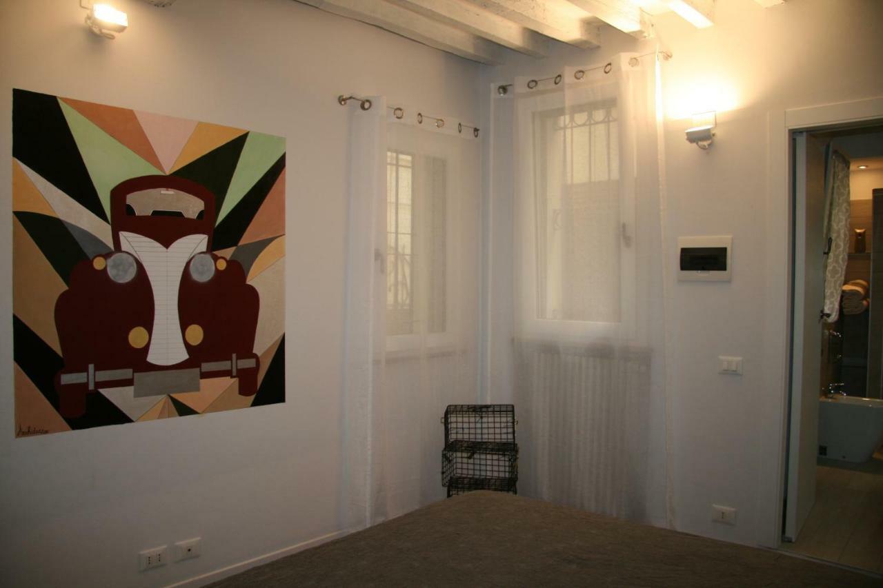 Garage36 Apartment Парма Екстериор снимка